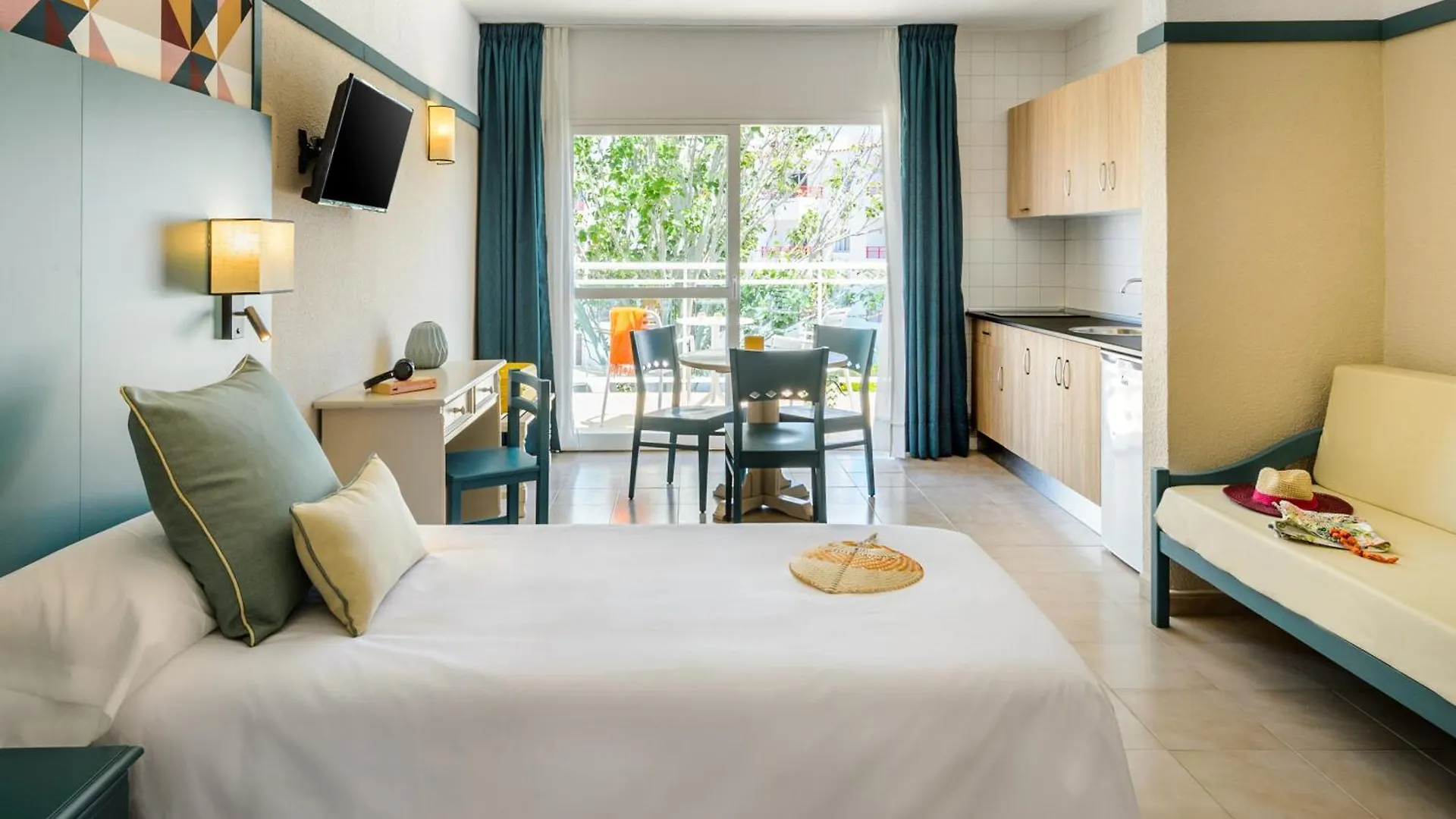 Aparthotel Vibra Club Maritim San Antonio