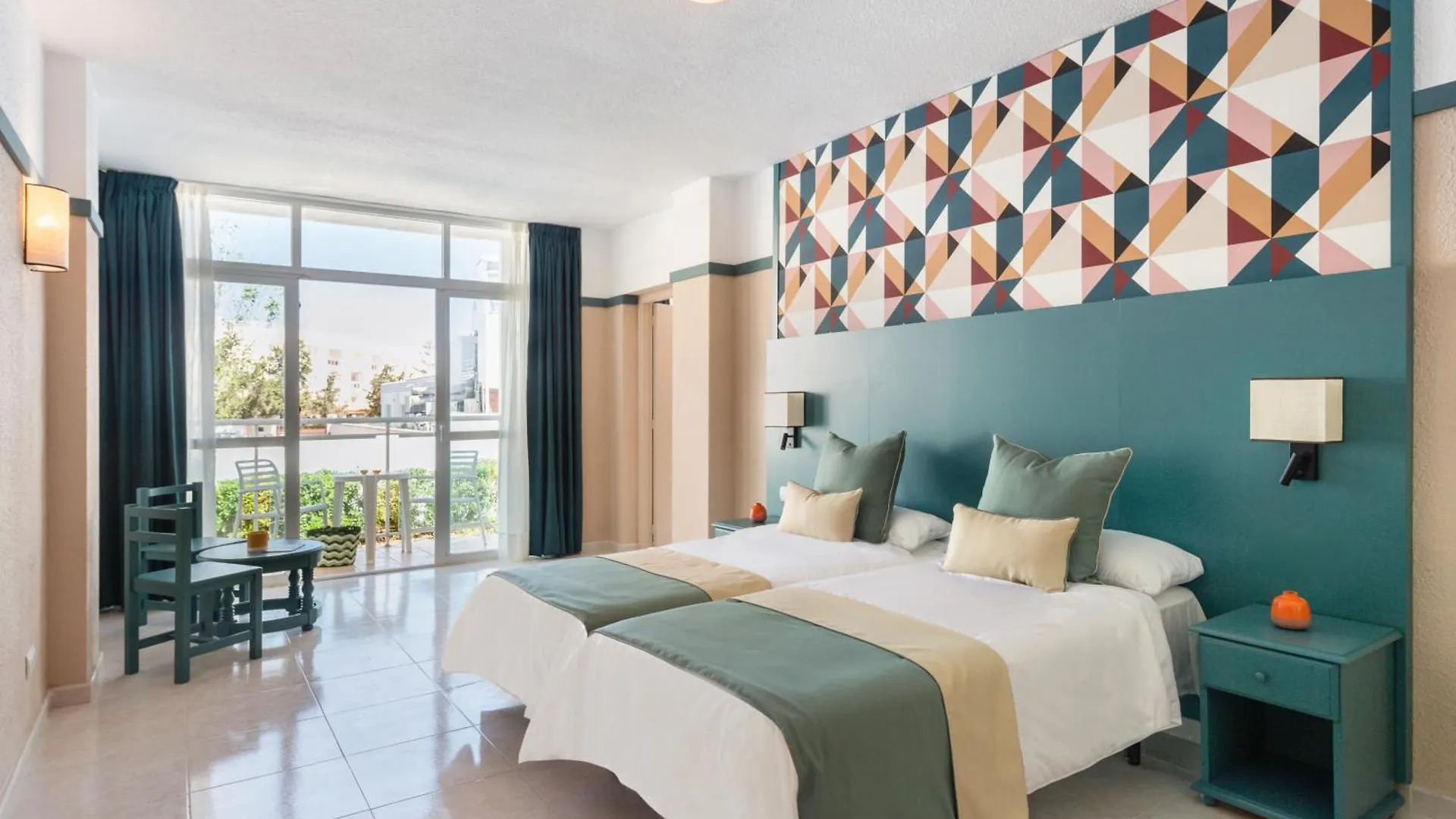 Aparthotel Vibra Club Maritim San Antonio